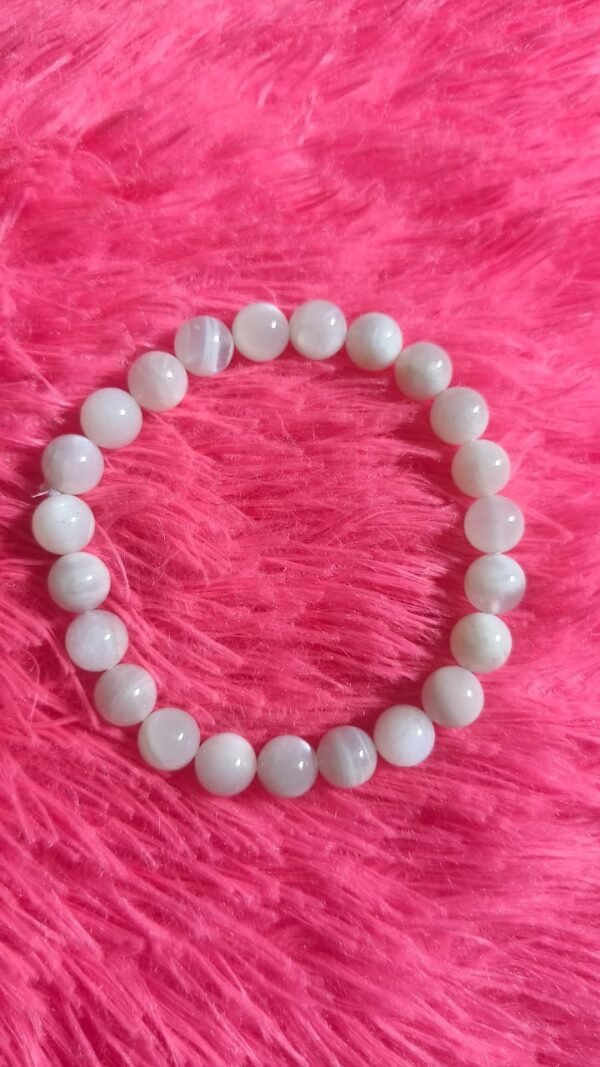 moonstone bracelet, healing crystal, gemstone bracelet, moonstone jewelry, stone of intuition, feminine energy, spiritual bracelet, astrology stone, moon energy, emotional healing, kundli healing, divine bracelet